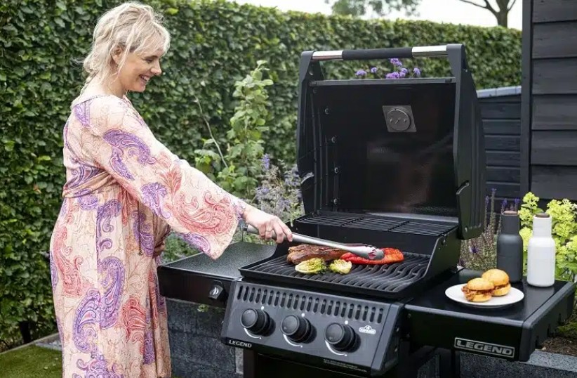 גריל גז לג'נד 365 הכנת אוכל בגריל