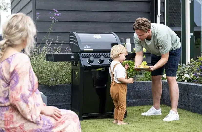 גריל גז לג'נד 365 תמונת אווירה אוכל מהגריל